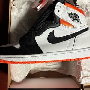 Jordan Men's Black and Orange Sneakers
